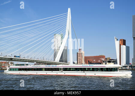 Bateau de partie MARLINA sur la rivière Nieuwe Maas à Rotterdam, Pays-Bas Banque D'Images