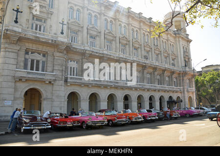 Voitures anciennes à La Havane, Cuba Banque D'Images