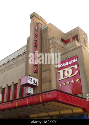 Dominion Cinema Newbattle Terrasse Paris Banque D'Images