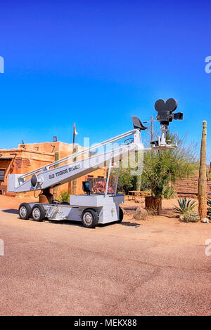 Appareil photo et film dolly extérieur l'ancien Tucson Film Studios amusement park en Arizona Banque D'Images