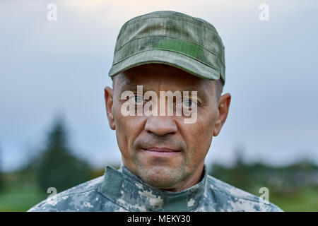 Portrait de soldat grave face, Close up. Banque D'Images