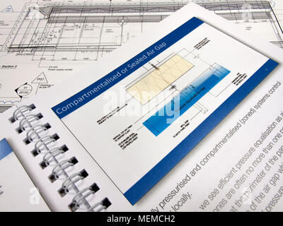 Bardage pare-pluie guide technique de l'enveloppe du bâtiment, système de façade utilisés dans l'industrie de la construction Banque D'Images