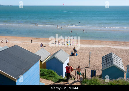 Étapes de la plage, Hordle Falaise Ouest, Lymington, Hampshire, Angleterre, Royaume-Uni Banque D'Images