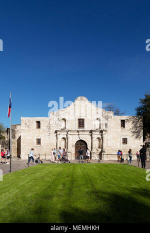 San Antonio Texas USA - l'Alamo Mission sur une journée de printemps ensoleillée en mars, l'Alamo, San Antonio, Texas, USA Banque D'Images