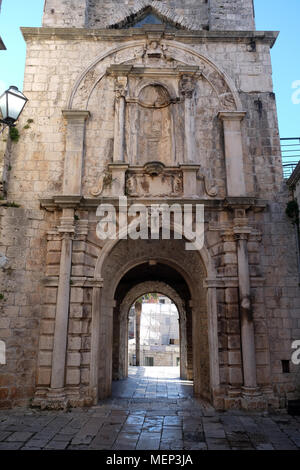 La porte principale (Terre) de la vieille ville, à Korcula, Dubrovnik, Croatie. Banque D'Images