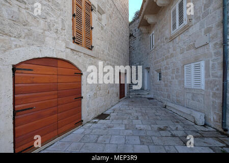 Ruelle de la vieille ville de Korcula, Dalmatie, Croatie. Banque D'Images