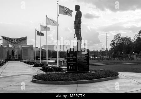 FAYETTEVILLE, NC - 12 janvier 2012 : Le général Shelton Monument à ASOM Banque D'Images