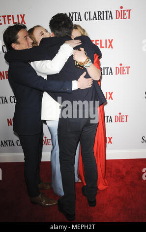 Timothy Olyphant, Skyler Gisondo, Drew Barrymore et Liv Hewson arrivent ...