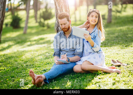 Étudiants universitaires mignon Banque D'Images