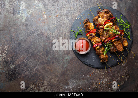 Brochettes de viande grillée, shish kebab avec l'oignon et le poivron Banque D'Images