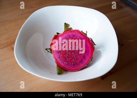 Fruits exotiques. Fruit du dragon, close-up Banque D'Images