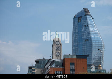 London UK skyline montrant Oxo Tower iconique et le nouveau immeuble de Blackfriars, aussi connu sous le nom de "Vase". Banque D'Images