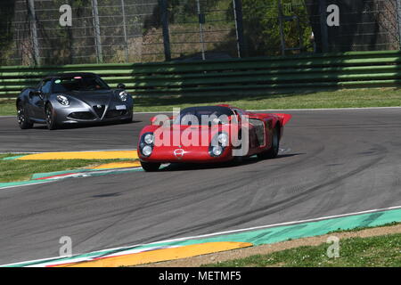 21 avril 2018 : Arturo Merzario dur Alfa Romeo Tipo 33/2 Daytona coupé lors du Festival 2018 Légende du moteur au circuit d'Imola en Italie. Banque D'Images