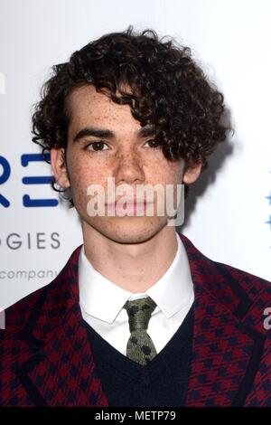 Los Angeles, CA. Apr 21, 2018. Cameron Boyce à arrivées de 9e Gala annuel de la soif, Beverly Hilton Hotel, Los Angeles, CA, 21 avril 2018. Credit : Priscilla Grant/Everett Collection/Alamy Live News Banque D'Images