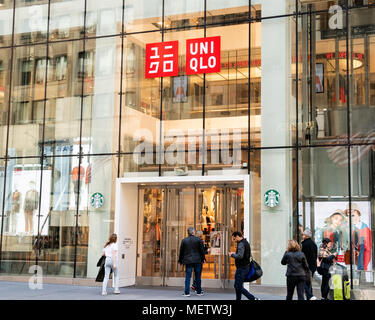 Magasin Uniqlo sur la Cinquième Avenue à New York. Banque D'Images