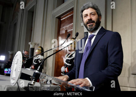 Roberto Fico Roma 23/04/2018. Il Presidente della Camera al Quirinale un colloquio con il Presidente della Repubblica che gli conferisce l'incarico par esplorativo verificare un accord tra M5S e PD per un eventuale Governo. Rome le 23 avril 2018. Quirinal. Le Président de la Chambre des députés, désignés par le président de la République pour trouver un accord entre les parties d'établir un nouveau gouvernement. Foto Samantha Insidefoto Zucchi Banque D'Images