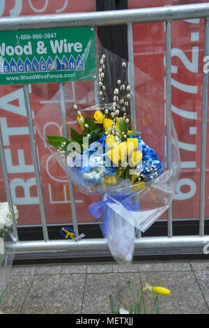 Boston, Massachusetts, USA. Apr 15, 2018. Protestation arménienne sur le 103 anniversaire du génocide à l'Tukish consulat de Boston. Credit : Kenneth Martin/ZUMA/Alamy Fil Live News Banque D'Images