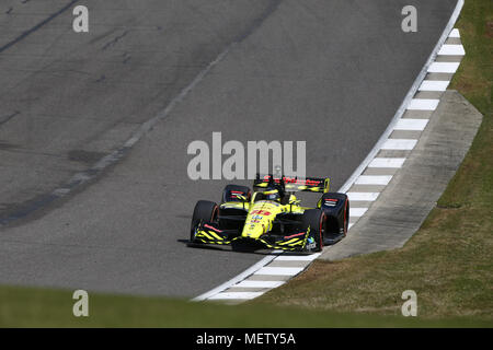 Birmingham, Alabama, USA. Apr 23, 2018. Sébastien Bourdais (18) de la France pour les batailles à travers la position tourne pendant le Grand Prix Honda de l'Alabama à Barber Motorsports Park à Birmingham, Alabama. Crédit : Justin R. Noe Asp Inc/ASP/ZUMA/Alamy Fil Live News Banque D'Images