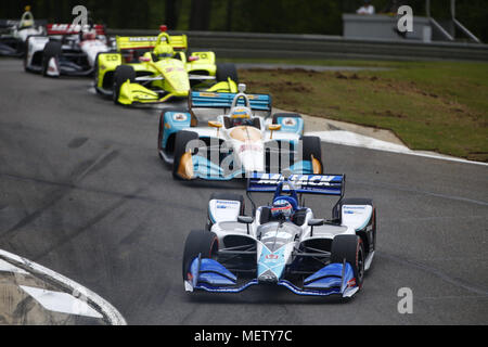 Birmingham, Alabama, USA. Apr 23, 2018. TAKUMA SATO (30) du Japon à travers la position de batailles au cours de la tour Grand Prix Honda de l'Alabama à Barber Motorsports Park à Birmingham, Alabama. Crédit : Justin R. Noe Asp Inc/ASP/ZUMA/Alamy Fil Live News Banque D'Images