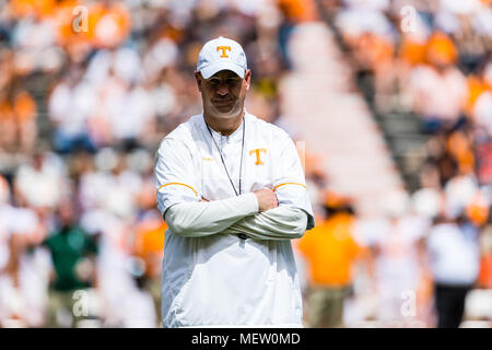 21 avril 2018 : l'entraîneur-chef Jeremy Pruitt du Maine bénévoles au cours de la l'Université du Tennessee Bénévoles Orange et Blanc jeu intrasquad mêlée au Stade de Neyland à Knoxville, TN/CSM Gangloff Tim Banque D'Images