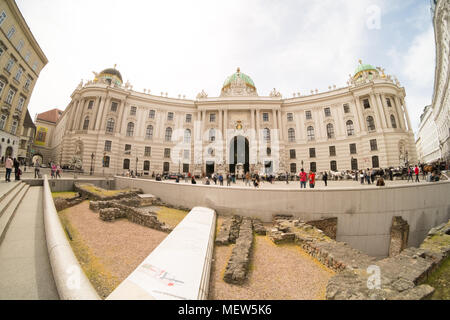 L'entrée principale St Michaels porte du palais impérial Hofburg de Vienne, Autriche, complexe de l'Europe. Banque D'Images