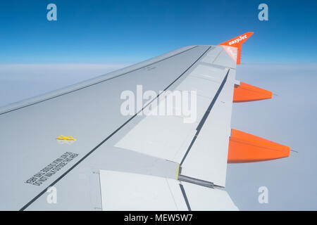 Easy jet vol entre Londres Gatwick LGW et Vienne Autriche VIE Banque D'Images