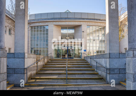 Cour de magistrats de Milton Keynes Milton Keynes Milton Keynes Angleterre façade extérieure et étapes buckinghamshire angleterre go uk europe Banque D'Images