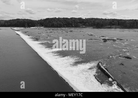 La savane rapides à la Savannah River, à Augusta (Géorgie). Banque D'Images