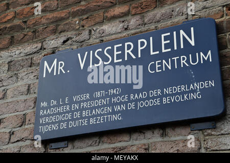 Nom de rue signe de la M. Visserplein à Amsterdam aux Pays-Bas Banque D'Images