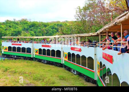 ST KITTS, CARAÏBES - 1ER MARS 2018 : Le 'St Kitts Scenic Railway' attraction touristique. Banque D'Images