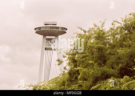 BRATISLAVA, SLOVAQUIE : Octobre 01, 2016 : Novy Most bridge, (la plupart des SNP) Détail, Bratislava, Slovaquie Banque D'Images