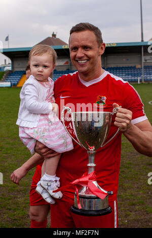 Llanelli Ville célébrer devenir ligue mondiale de la division 1 Champions. Port Talbot Town 1-3 Llanelli Ville. 21/4/18. Banque D'Images