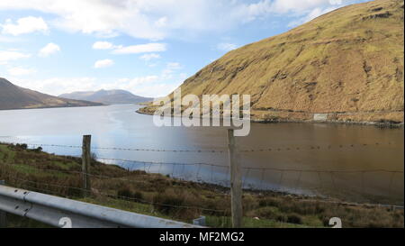 L'Anneau du Kerry. Les visiteurs les plus célèbres d'Irlande l'attraction, l'Anneau du Kerry, est une route panoramique qui entoure l'Iveragh en Irlande. Banque D'Images