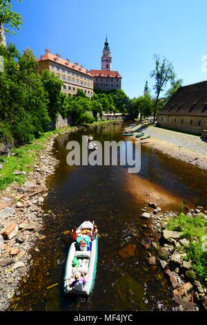 Rafting sur la rivière Vltava. Cesky Krumlov. République tchèque Banque D'Images