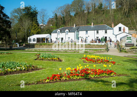 Le patrimoine historique Trenance Cottages en Trenance Gardens à Newquay Cornwall. Banque D'Images