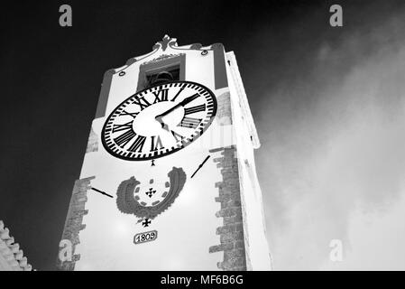 Image en noir et blanc du clocher médiéval Banque D'Images