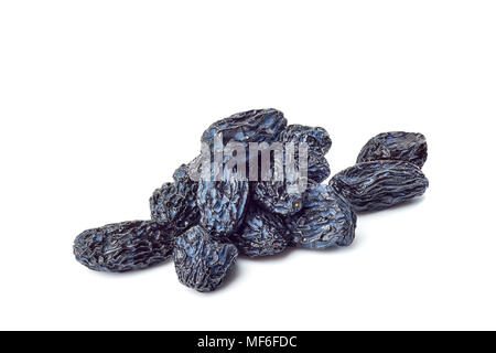 Tas de raisins noir sur blanc Banque D'Images