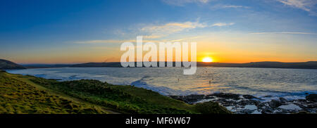 Coucher du soleil sur la baie de Daymer panoramique Banque D'Images