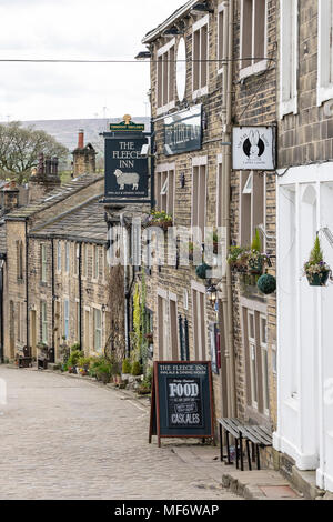 The Fleece Inn on Main Street dans le village de Haworth, près de Tiverton et Bradford, West Yorkshire, Angleterre. Banque D'Images