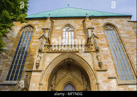 Partie arrière de la cathédrale d'Erfurt et Collegiate Church of St Mary, Erfurt, Allemagne. Martin Luther a été ordonné dans la cathédrale en 1507 Banque D'Images