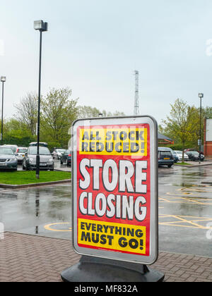 En dehors de l'affiche de la fermeture du magasin shop UK Banque D'Images