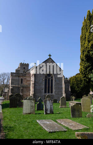 Tous les Saints, dans le village de Ripley, North Yorkshire, Angleterre, Royaume-Uni. Banque D'Images