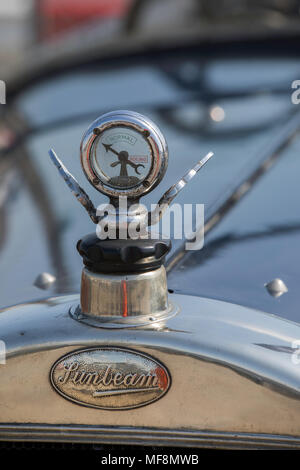 Jauge de température, Vintage Sports Car Club à Silverstone Banque D'Images