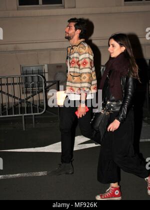 Paris, France. 24 avril 2018. Alvaro Soler arrivant à NRJ Crédit : Dimitri MOONEESAWMY/Alamy Live News Banque D'Images