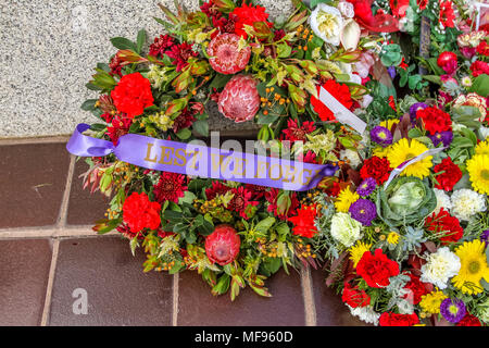Ballarat, Victoria, Australie. 25 avril 2018. Les cérémonies de l'Anzac Day dans toute la région de Ballarat - 2018 marque le 103e anniversaire de l'Australian and New Zealand atterrissage sur les forces de Gallipoli pendant la Première Guerre mondiale. Credit : brett keating/Alamy Live News Banque D'Images