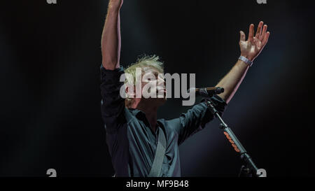 Franz Ferdinand sur scène dimanche soir sur la scène principale au Festival 2017 victorieux Banque D'Images