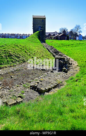 Arbeia Roman Fort South Shields menant à la porte nord d'entrée fortifiée Banque D'Images