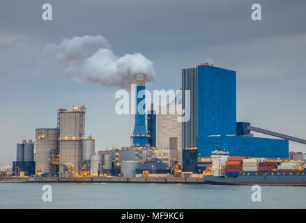 Powered de charbon centrale électrique dans Europoort, Maasvlakte Rotterdam Banque D'Images