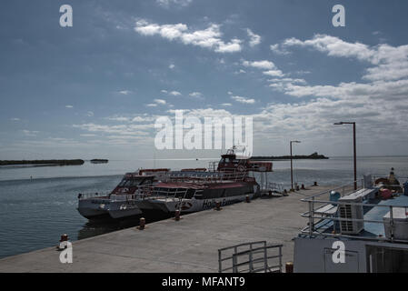 Trois ferries dans le port de Holbox, Quintana Roo, Mexique Banque D'Images