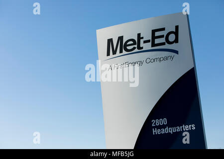 Un logo affiche à l'extérieur du siège de Met-Ed, filiale de FirstEnergy, à Reading, Pennsylvanie, le 22 avril 2018. Banque D'Images